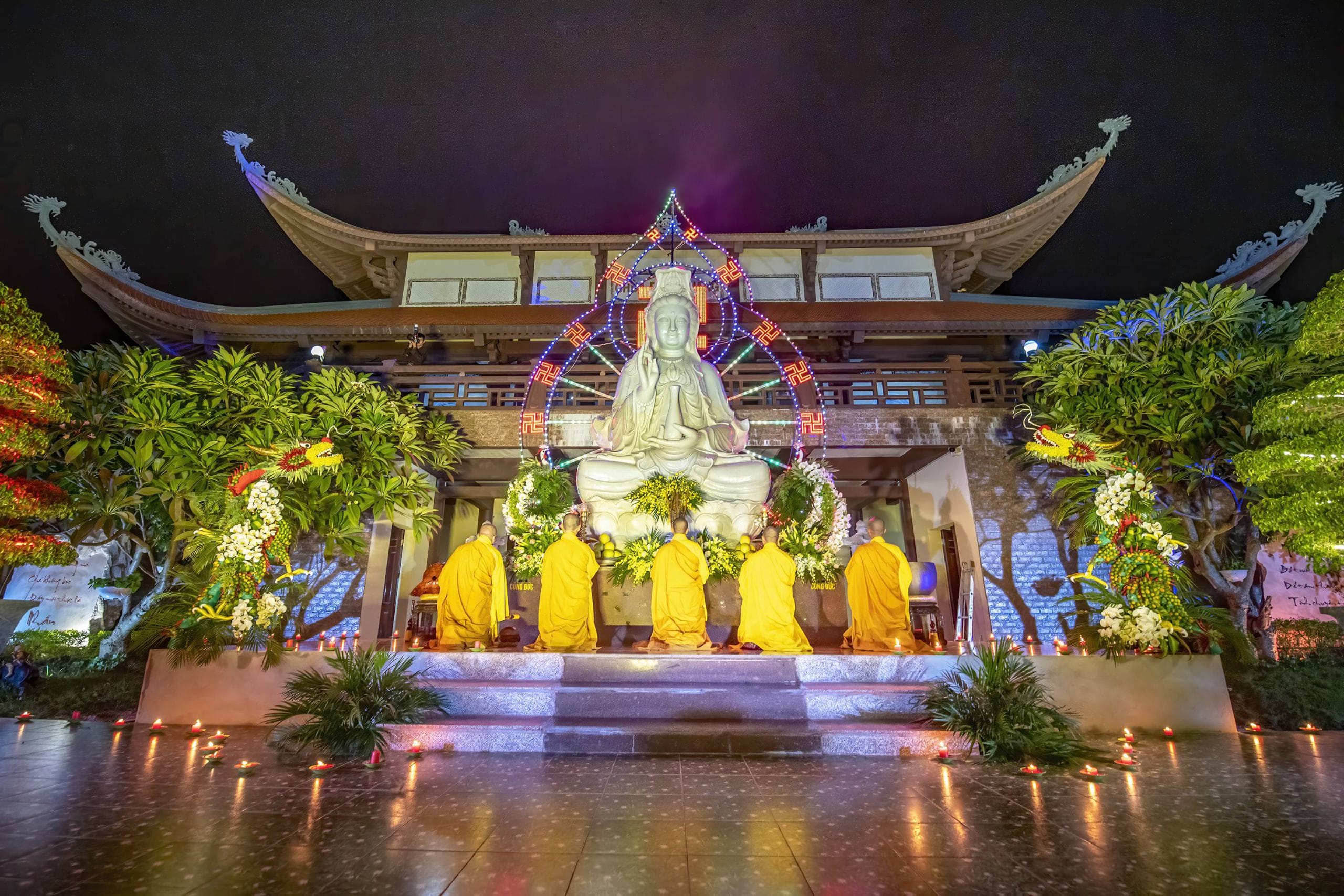 73- Lễ hội hoa đăng vía Quan âm chùa Diên Quang – Vũ Bảo Ngọc