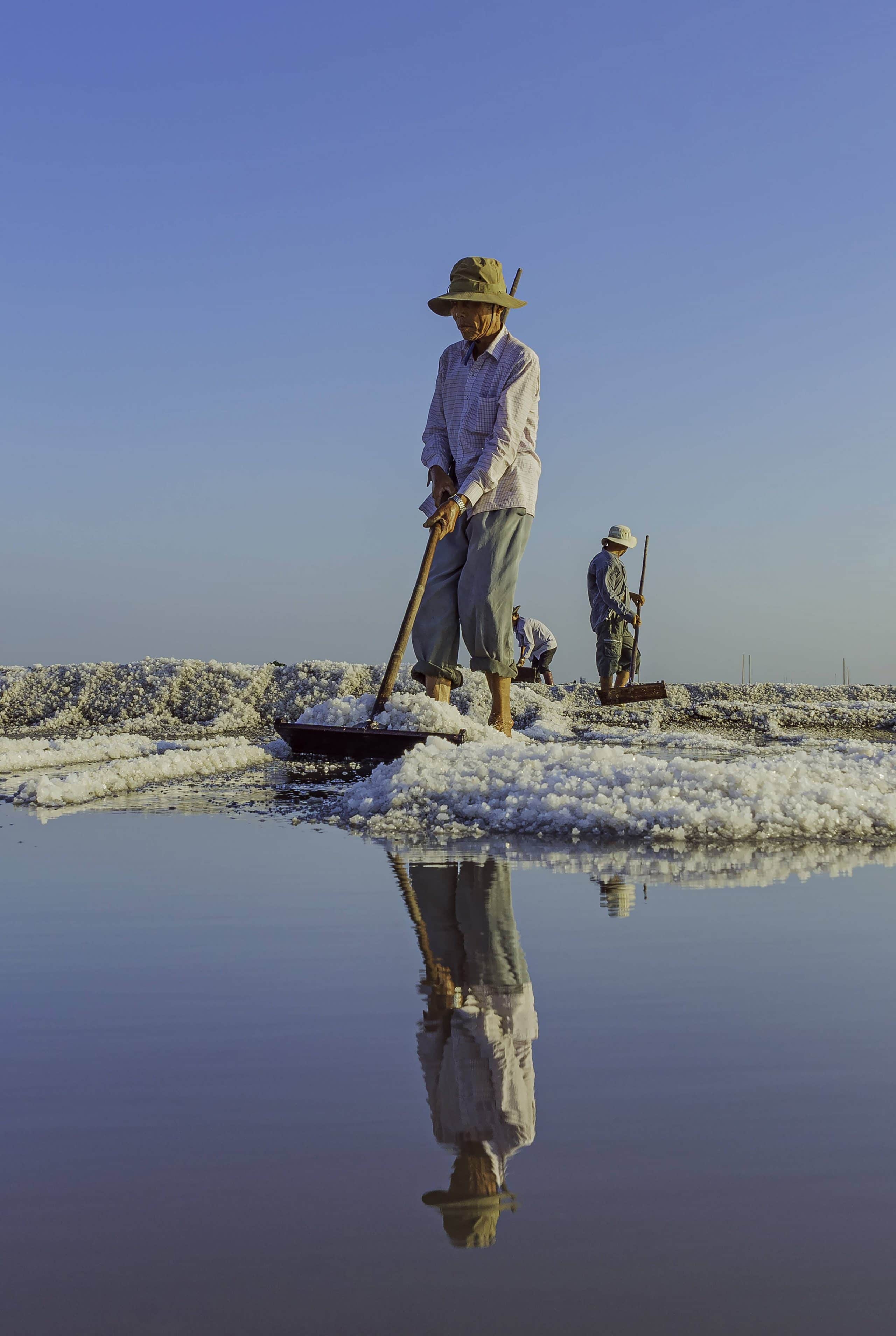 92- Nét Đẹp Lao Động Nghề Làm Muối – Nguyễn Đặng Việt Cường
