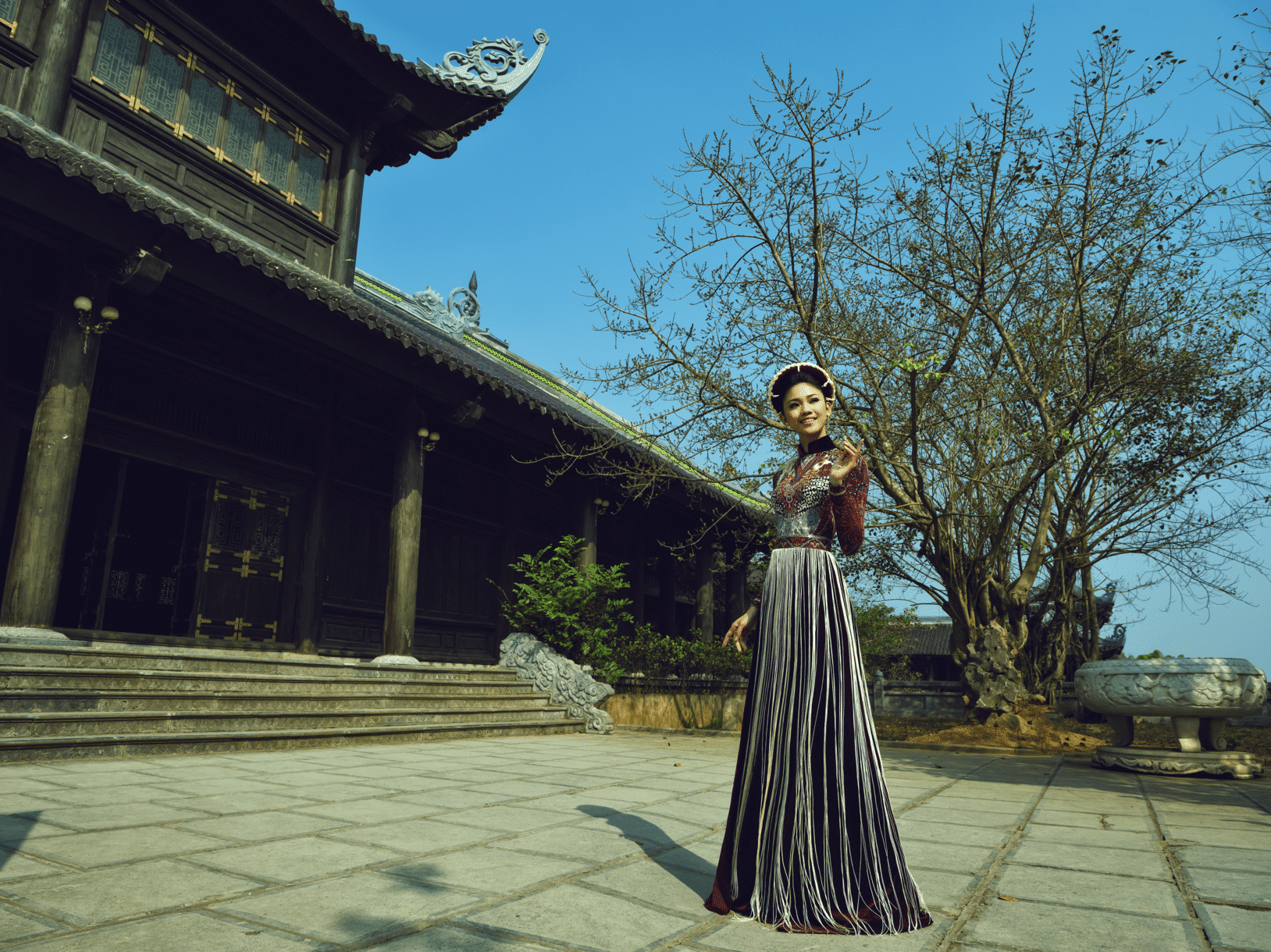 Gấm lụa, xuân sang