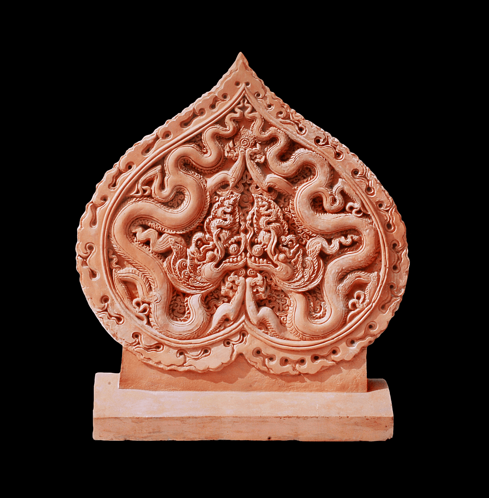 la-de-trang-tri-kien-truc-cham-hinh-rong-dat-nung-linh-vat-viet-nam