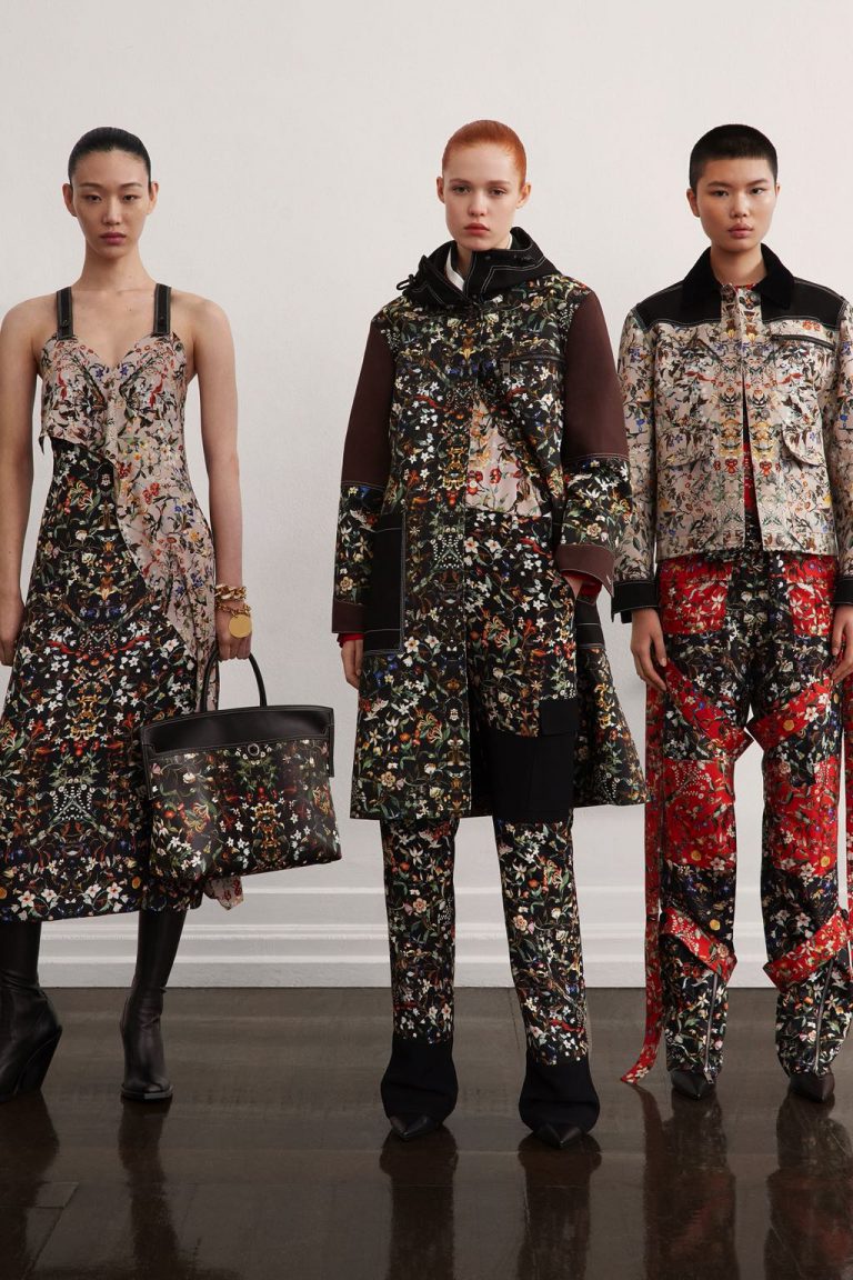 00030-Burberry-Pre-Fall-21