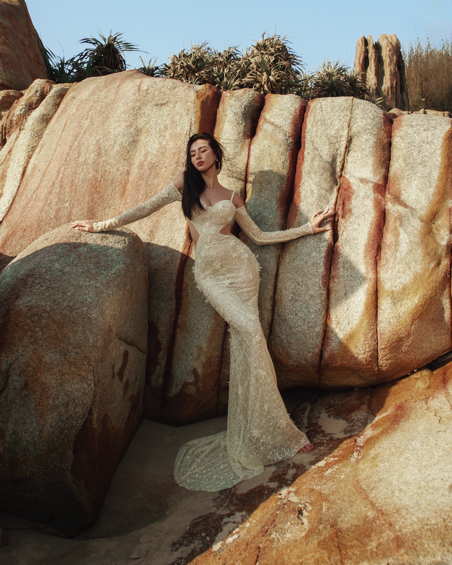 BST Shadow của NTK Lê Thanh Hòa