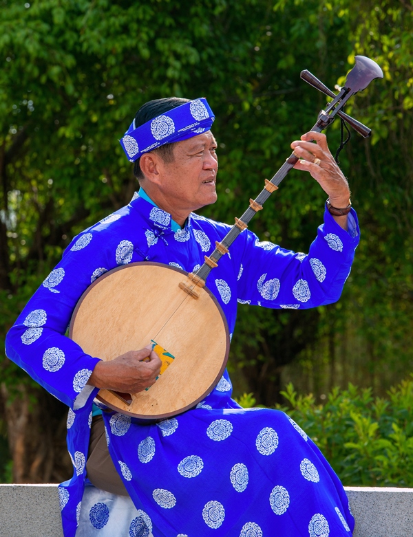 138. Nghệ nhân đàn nguyệt – Nguyễn Thị Thúy Hằng