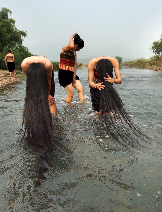 190. Suối tóc – Khắc Hường