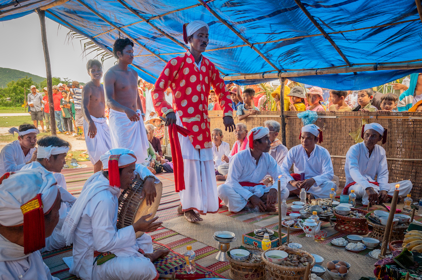 108.Lễ hội cầu mưa của đồng bào Chăm – Nguyễn Văn Anh