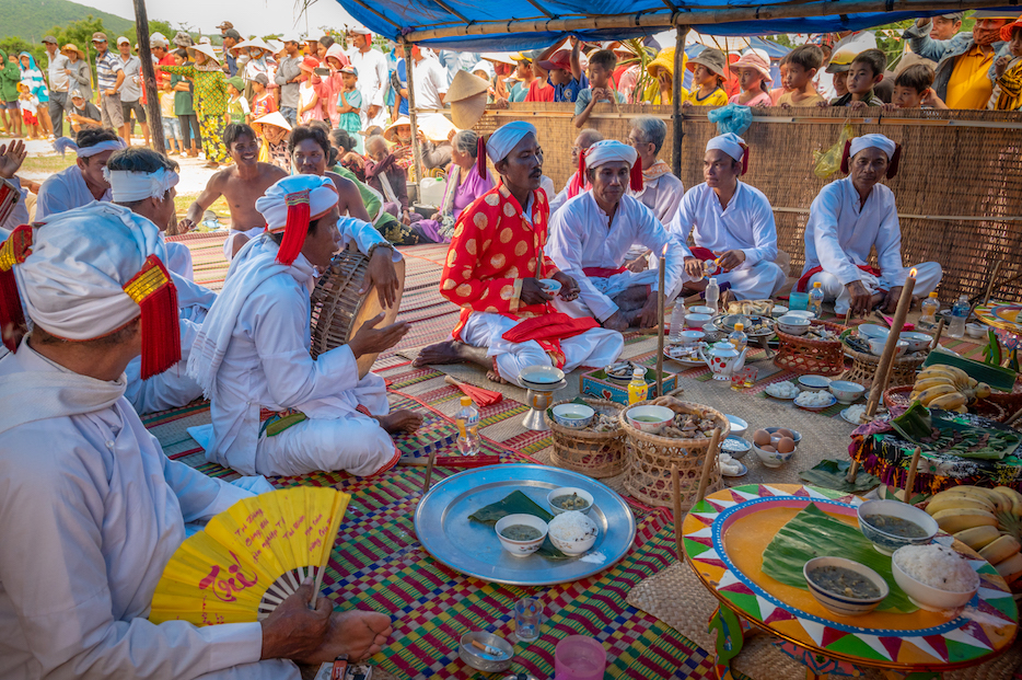 108.Lễ hội cầu mưa của đồng bào Chăm – Nguyễn Văn Anh