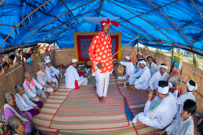 108.Lễ hội cầu mưa của đồng bào Chăm – Nguyễn Văn Anh