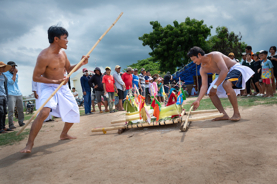 108.Lễ hội cầu mưa của đồng bào Chăm – Nguyễn Văn Anh