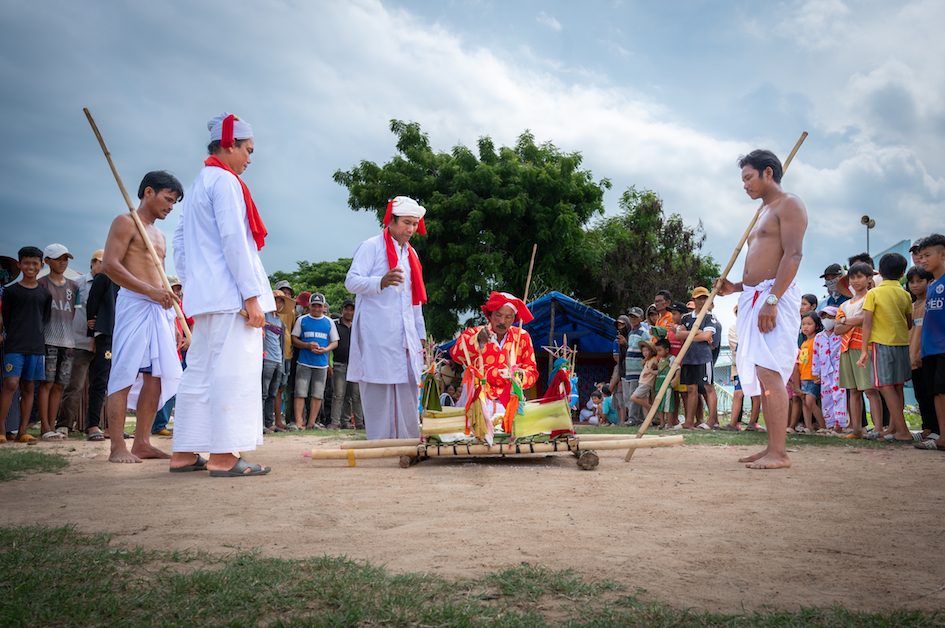 108.Lễ hội cầu mưa của đồng bào Chăm – Nguyễn Văn Anh