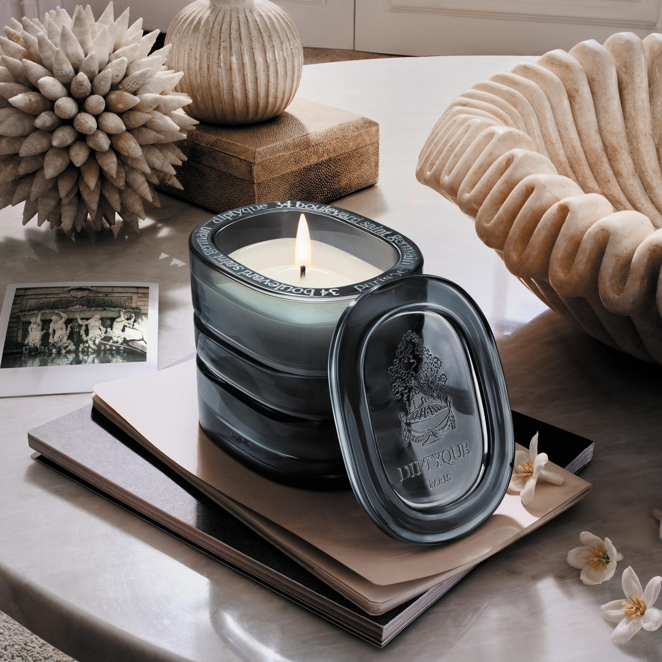 0902_DIPTYQUE_ATMOSPHERE_nymphees_et_merveilles_lifestyle_2142x2142_72dpix2