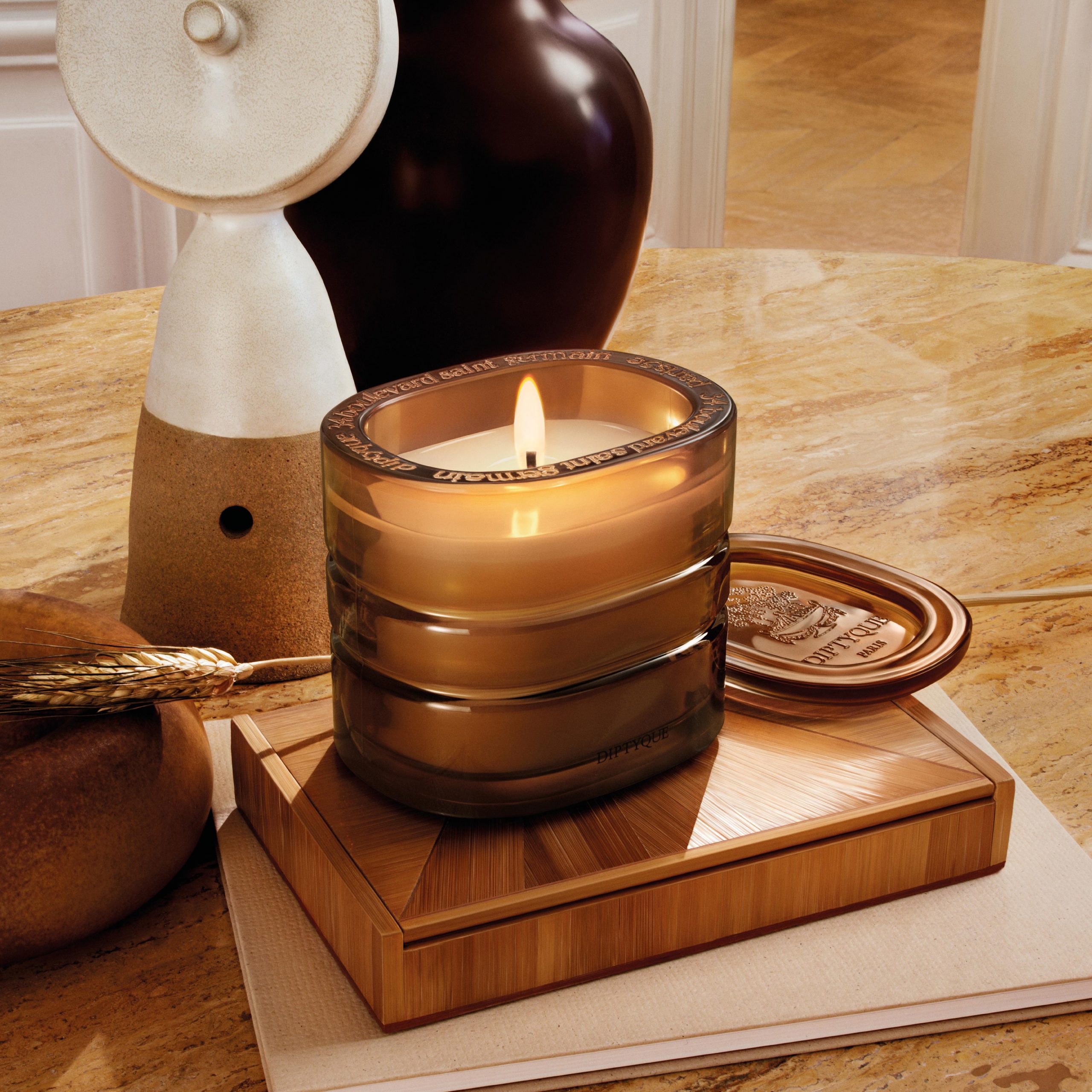 0906_DIPTYQUE_ATMOSPHERE_terre_blonde_lifestyle_2142x2142_72dpix2