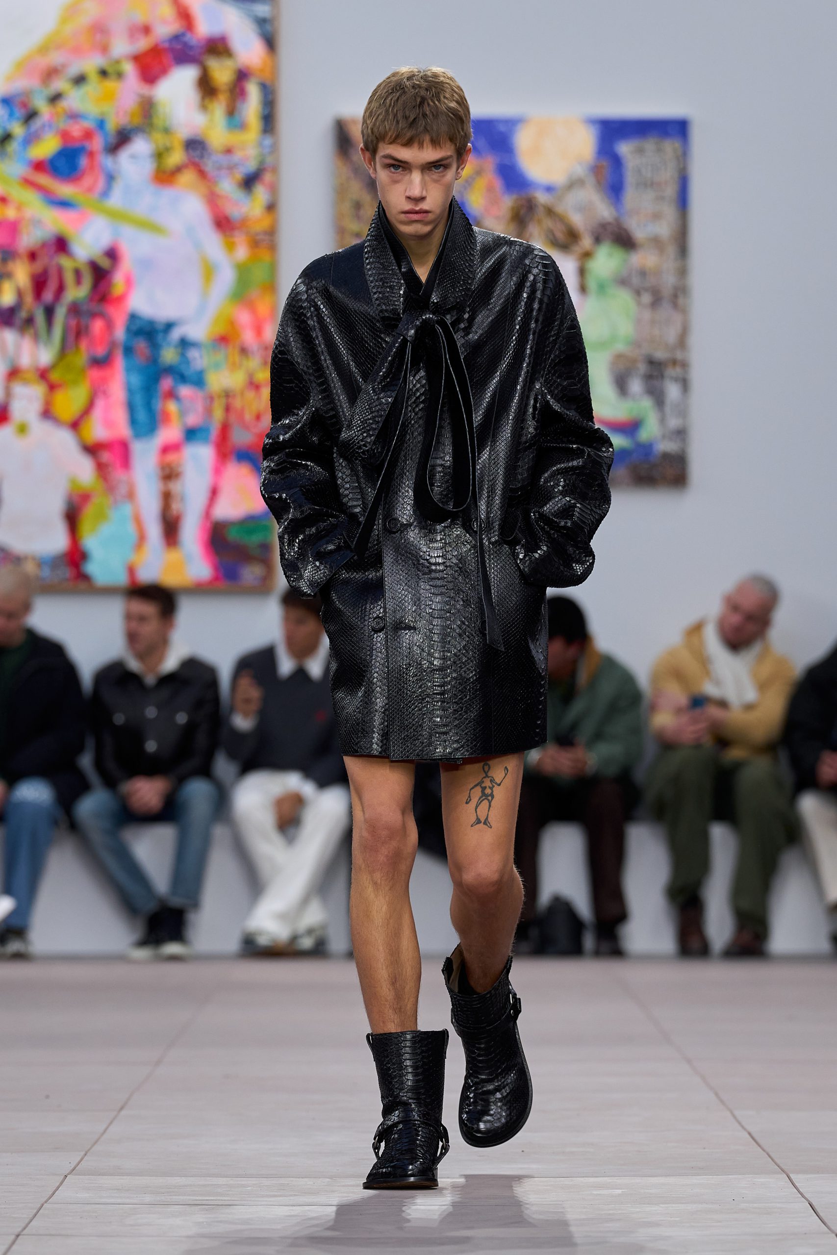 LOEWE_ FW24_MW_SHOW_RUNWAY_LOOK_11