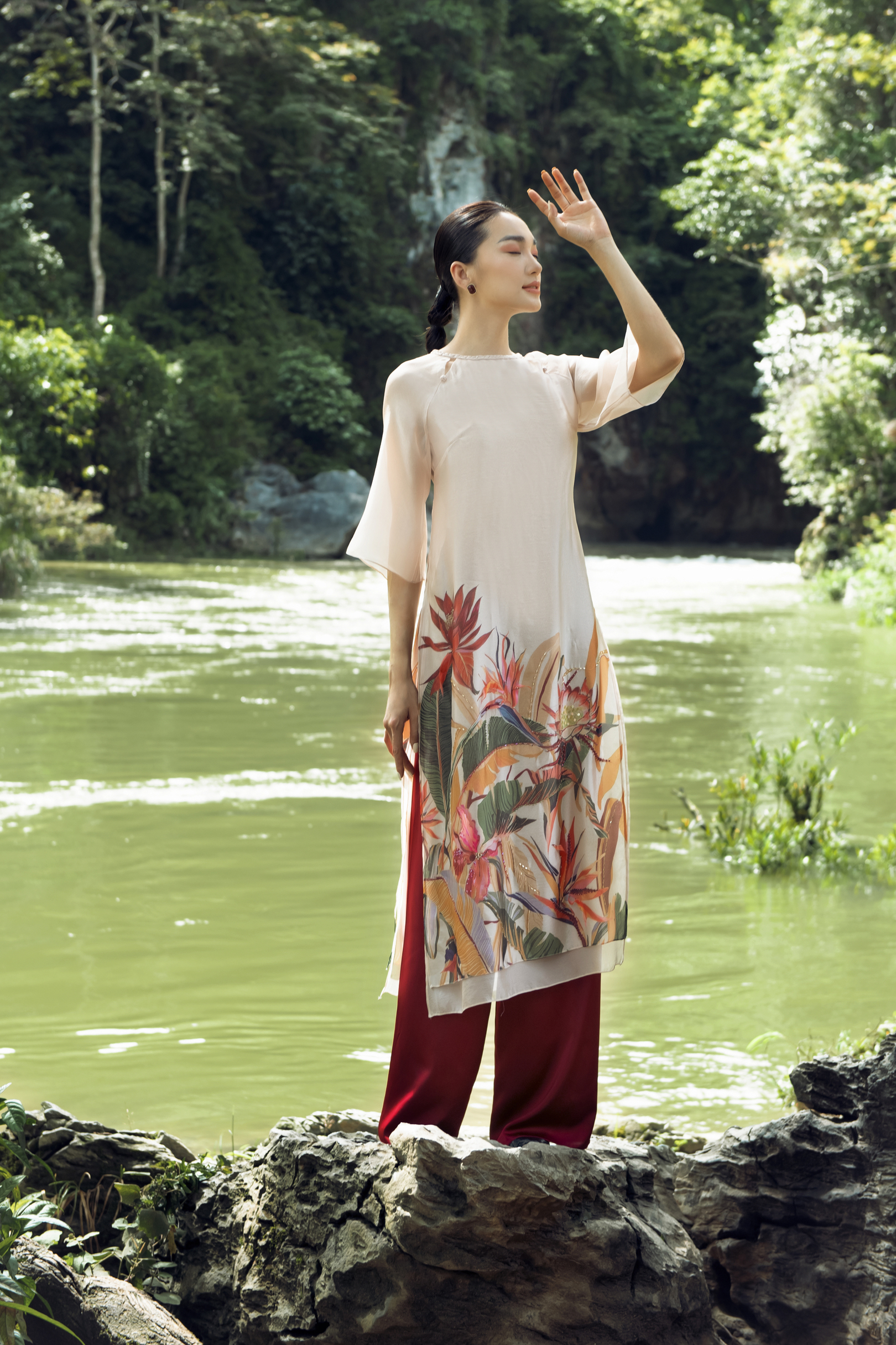 Nét thêu truyền thống trên áo dài