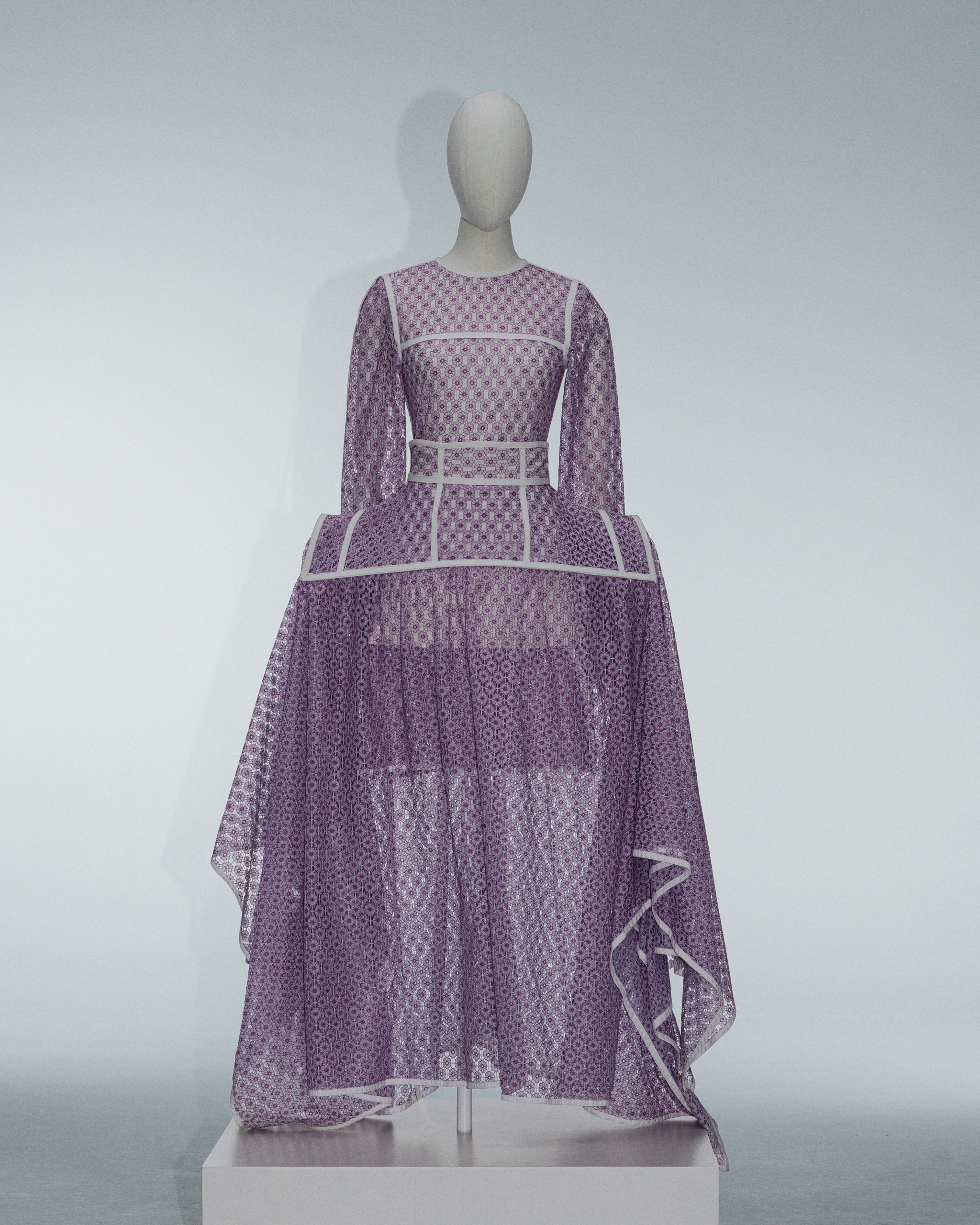 LOEWE_2024_SHANGHAI_EXHIBITION_HERO_PIECES_RGB_CROPPED_4X5_02