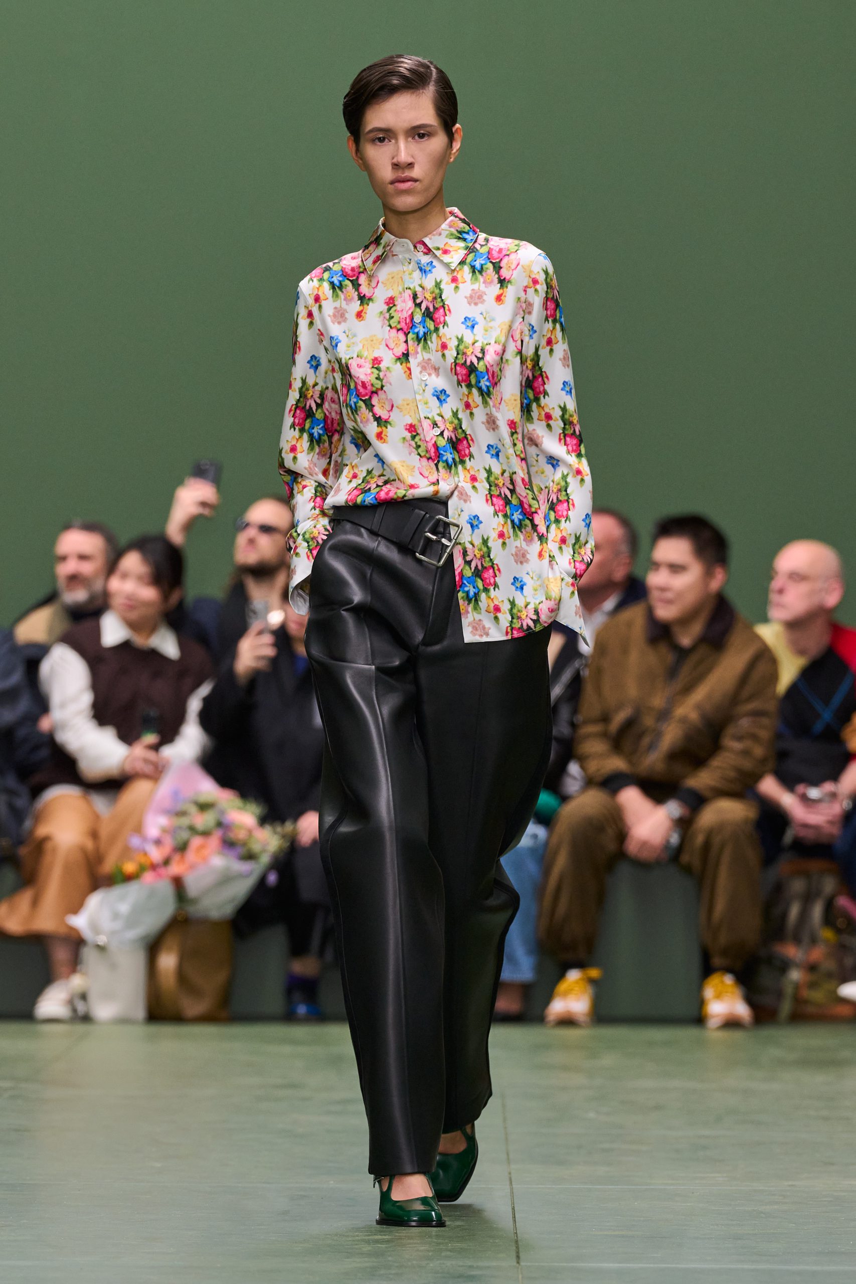 LOEWE_FW24_WW_SHOW_RUNWAY_LOOK_11_FRONT_RGB_CROPPED_2X3