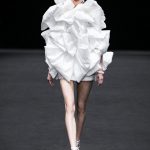 Những thiết kế táo bạo của Đỗ Mạnh Cường trên sàn diễn tại Thượng Hải