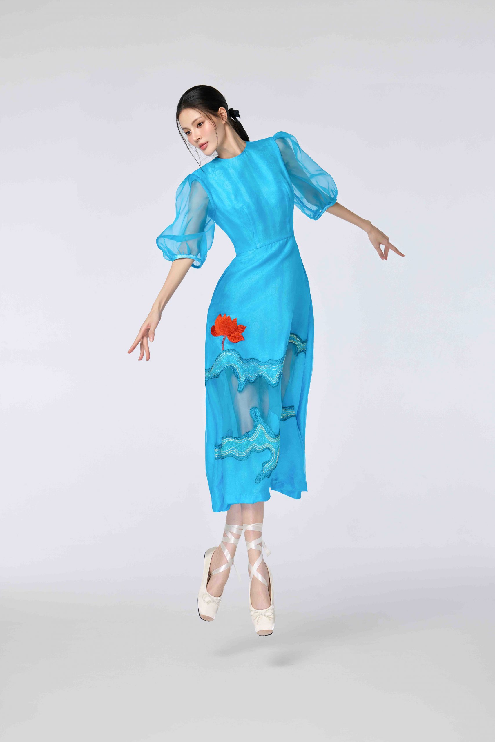 Tìm bình yên trong các sắc độ của màu lam