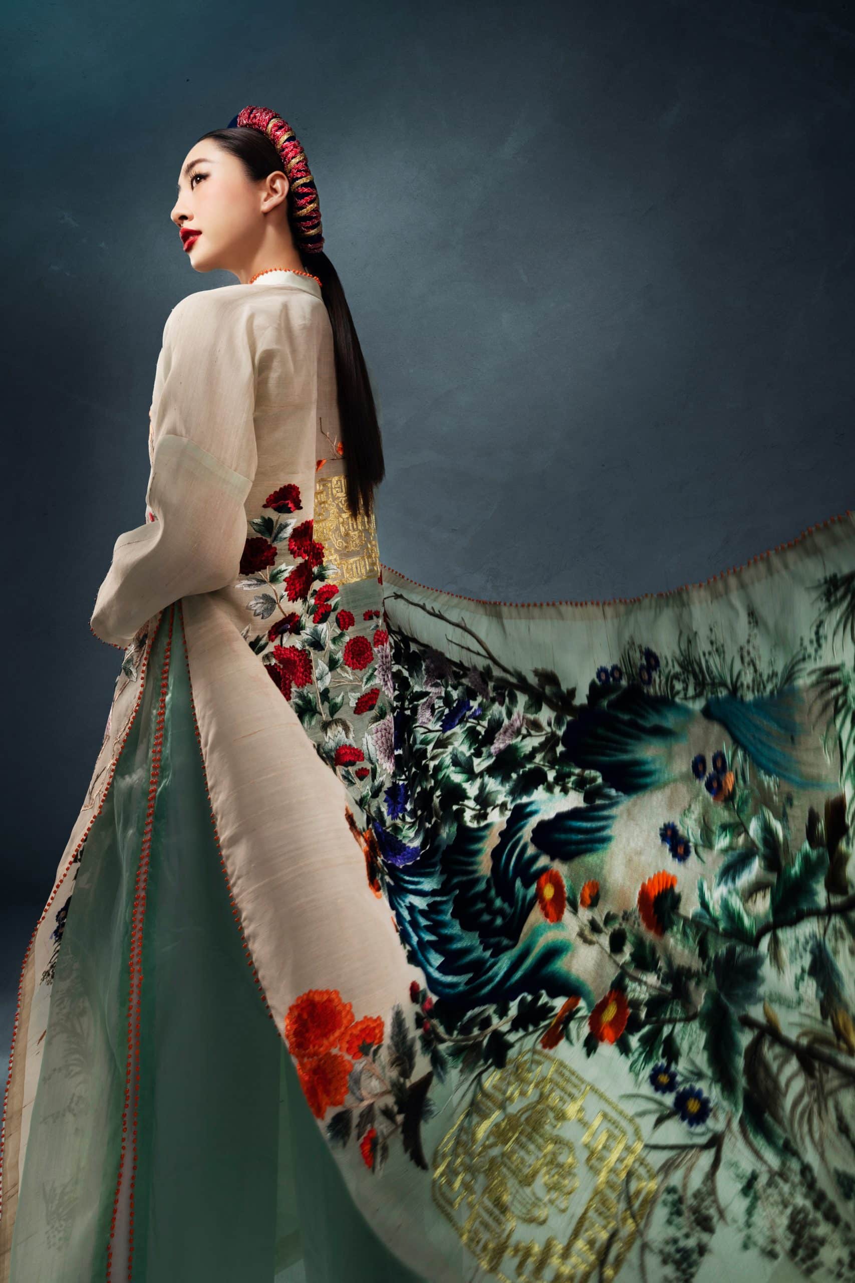 “Ngọc Phương Đông” của Vũ Việt Hà