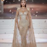 Vietnam Couture Fashion Week mở màn với BST váy cưới của NTK Chung Thanh Phong