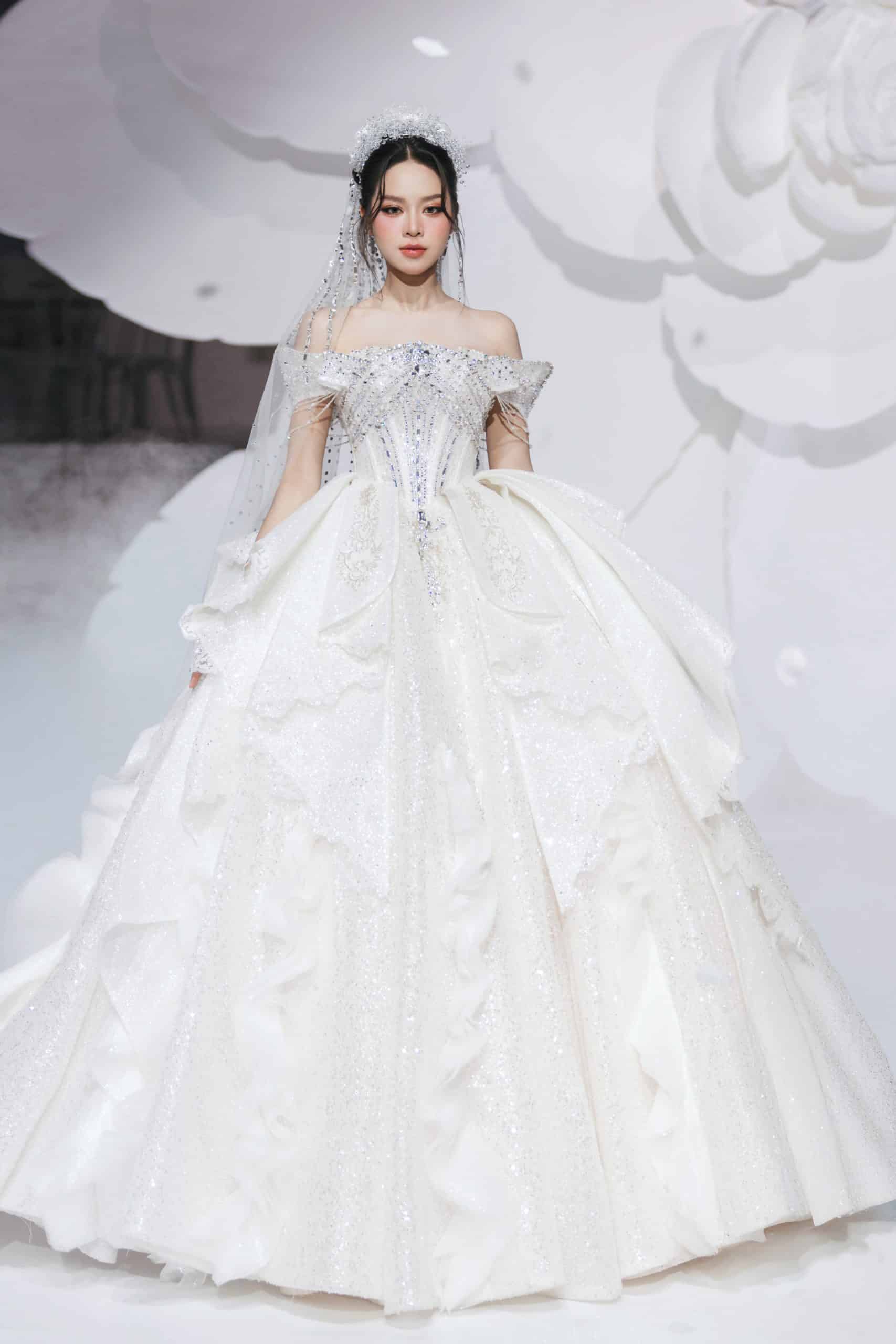 “Amour Sans Fins” – Bản tình ca về tình yêu vĩnh cửu qua váy cưới