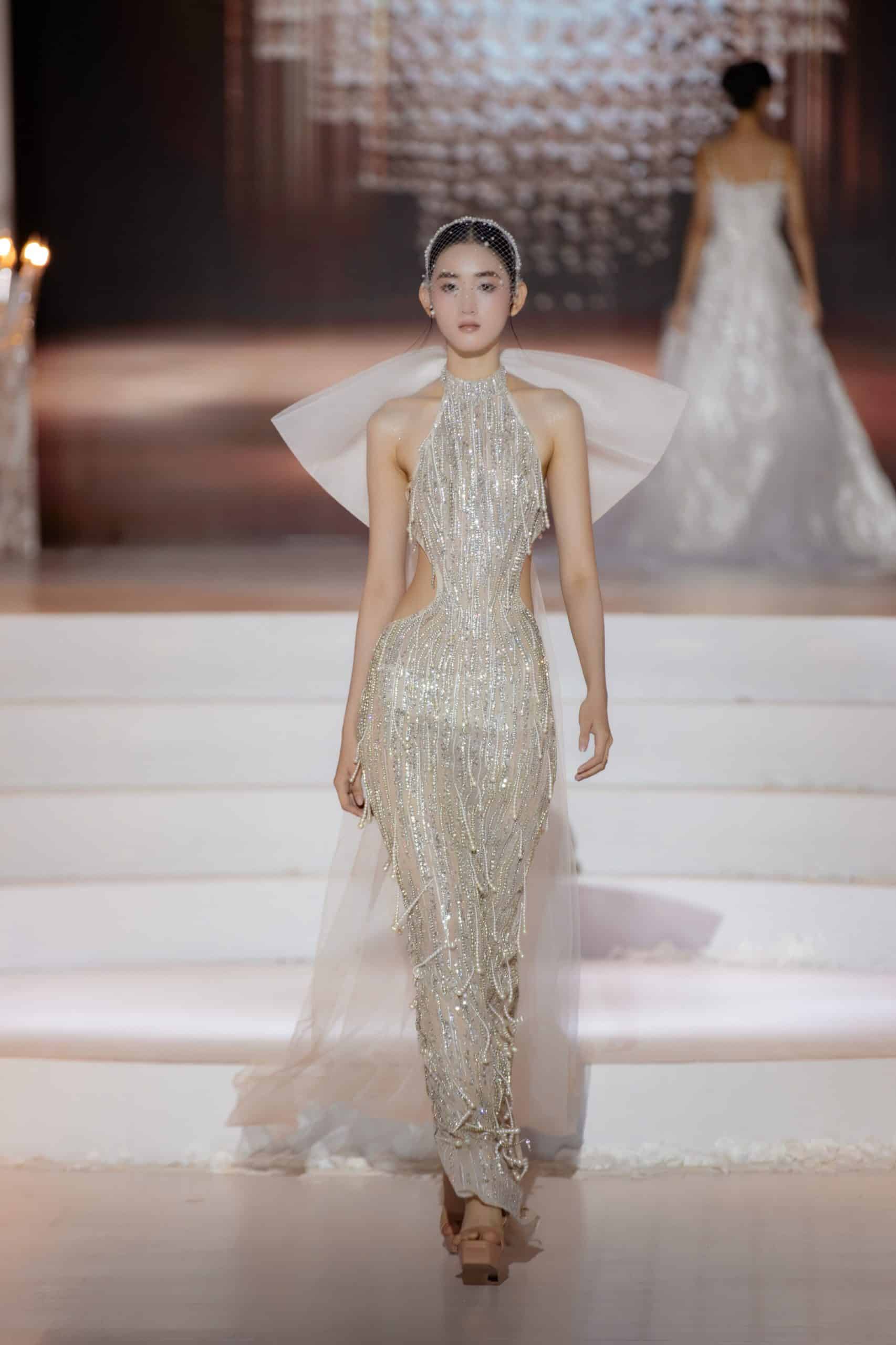 Vietnam Couture Fashion Week mở màn với BST váy cưới của NTK Chung Thanh Phong