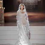 Vietnam Couture Fashion Week mở màn với BST váy cưới của NTK Chung Thanh Phong