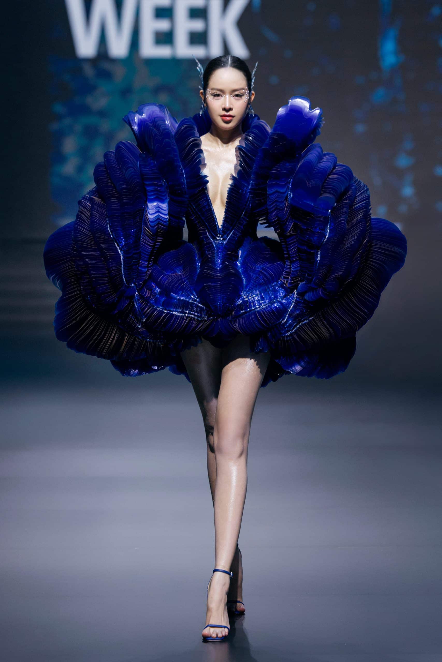 BST “The Light Of Water” tại Aquafina Vietnam International Fashion Week
