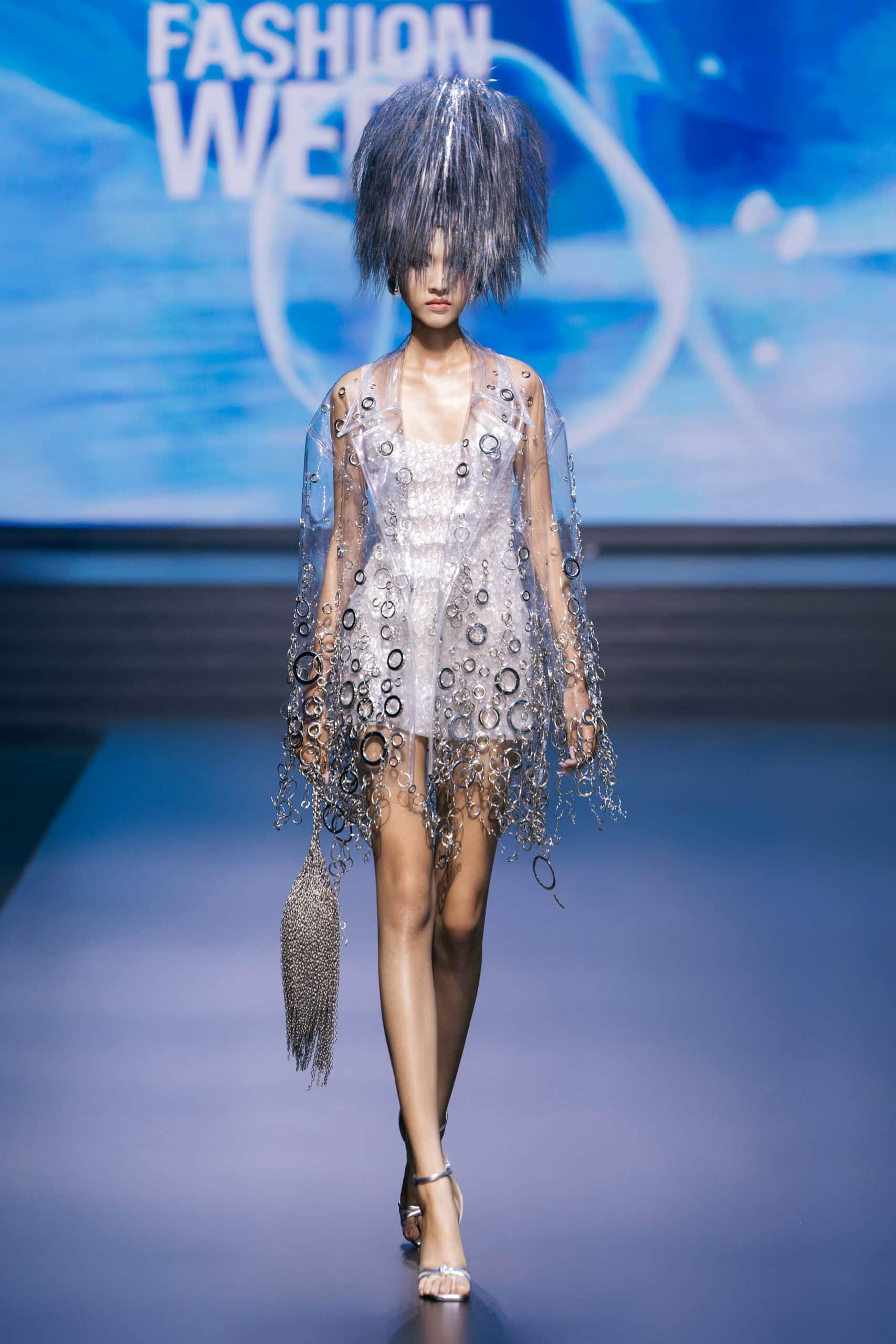 BST “The Light Of Water” tại Aquafina Vietnam International Fashion Week