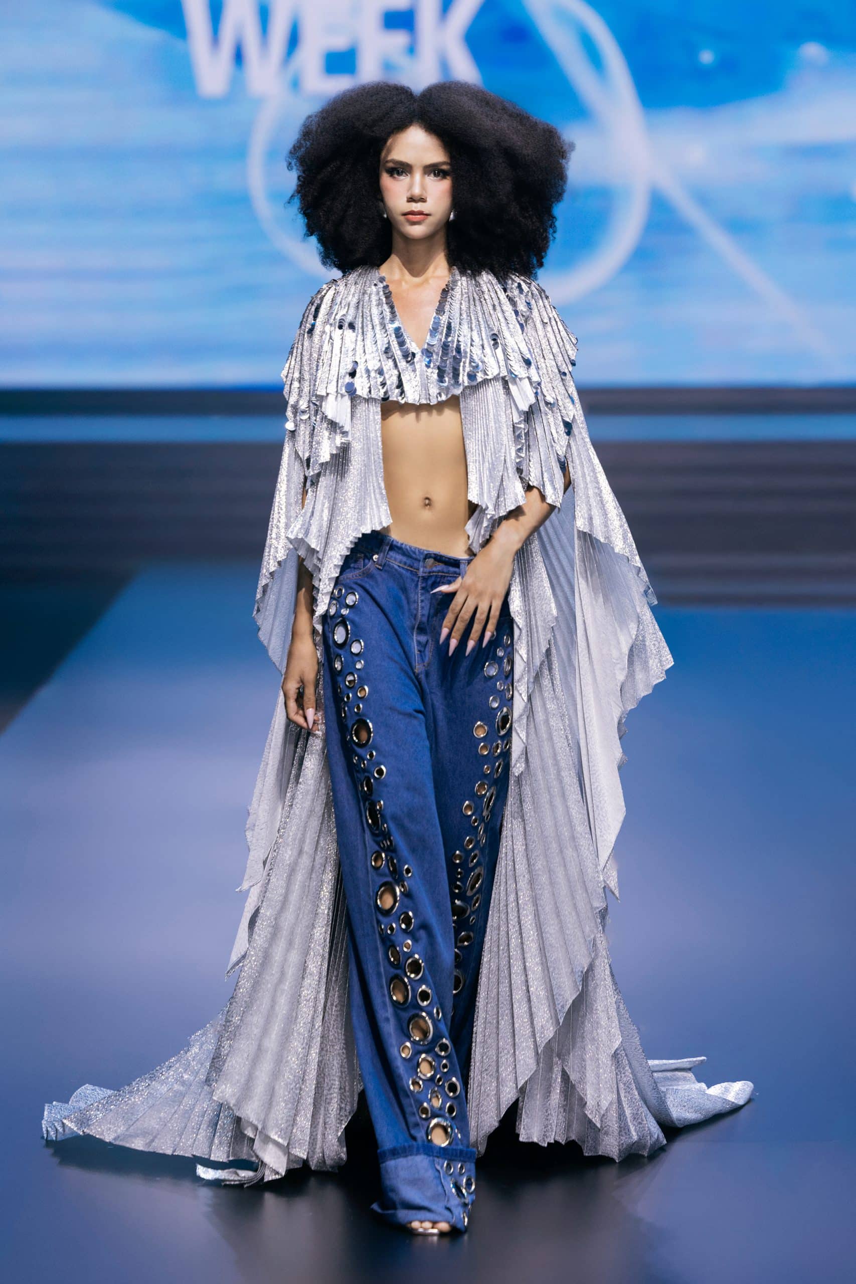 BST “The Light Of Water” tại Aquafina Vietnam International Fashion Week