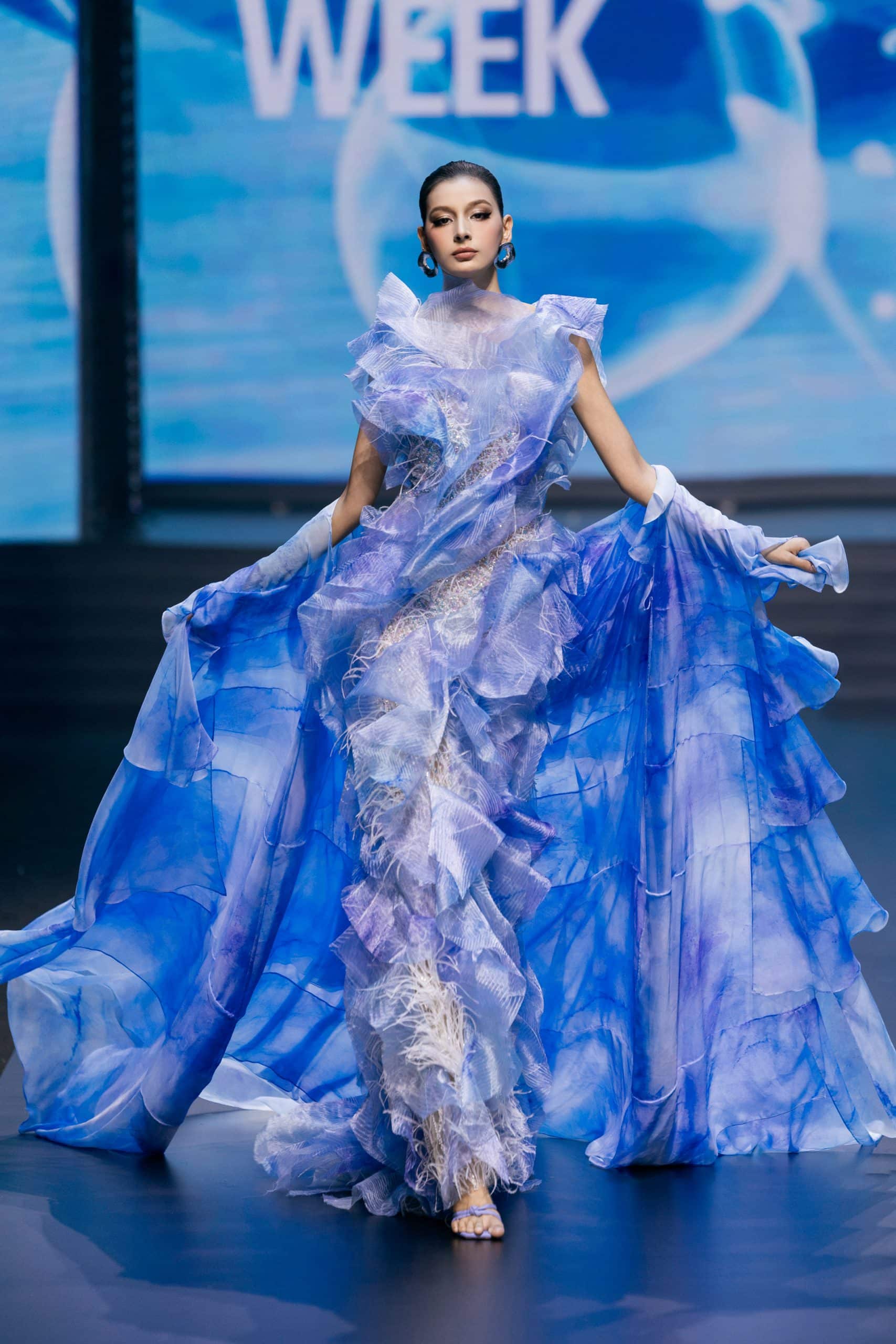 BST “The Light Of Water” tại Aquafina Vietnam International Fashion Week