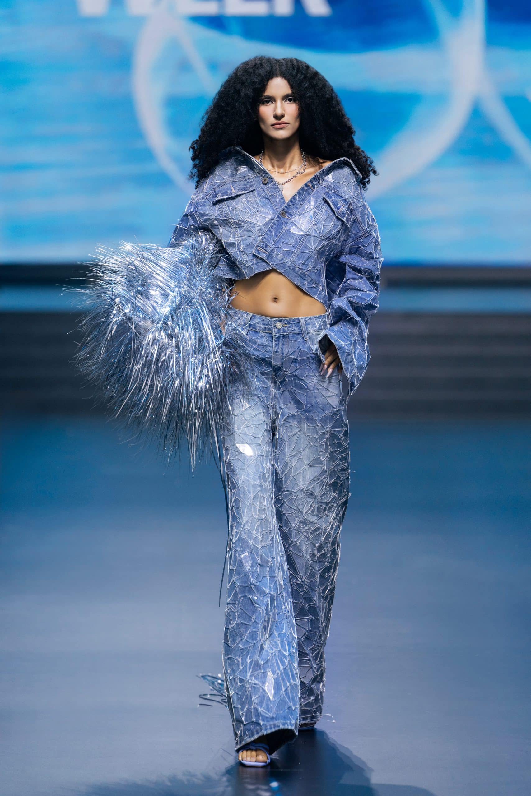 BST “The Light Of Water” tại Aquafina Vietnam International Fashion Week