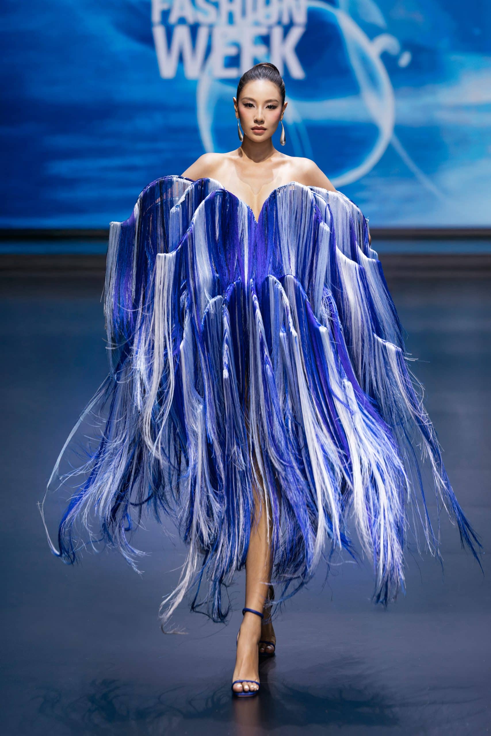 BST “The Light Of Water” tại Aquafina Vietnam International Fashion Week