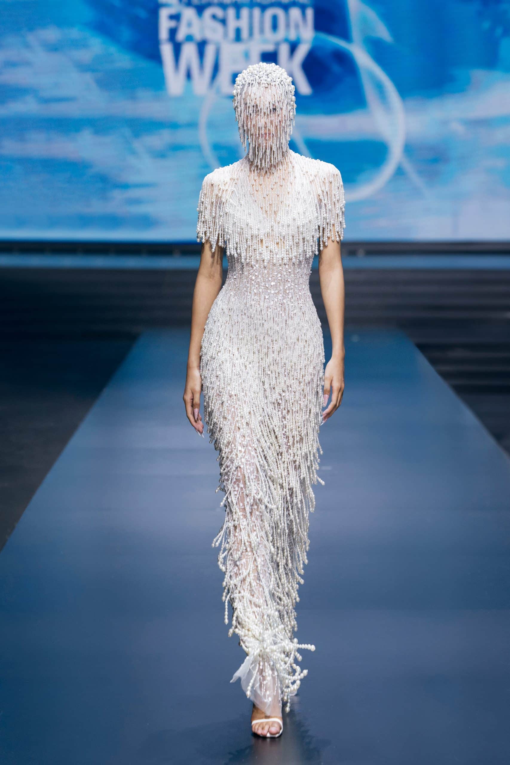 BST “The Light Of Water” tại Aquafina Vietnam International Fashion Week
