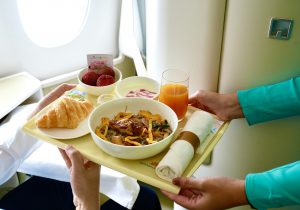 Vietnam Airlines đưa vải trứng Hưng Yên lên thực đơn trên không