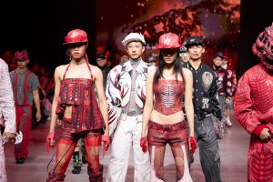 BST “T-REDX – “Everywhen, Everynow” – Khi khủng long đổ bộ sàn diễn