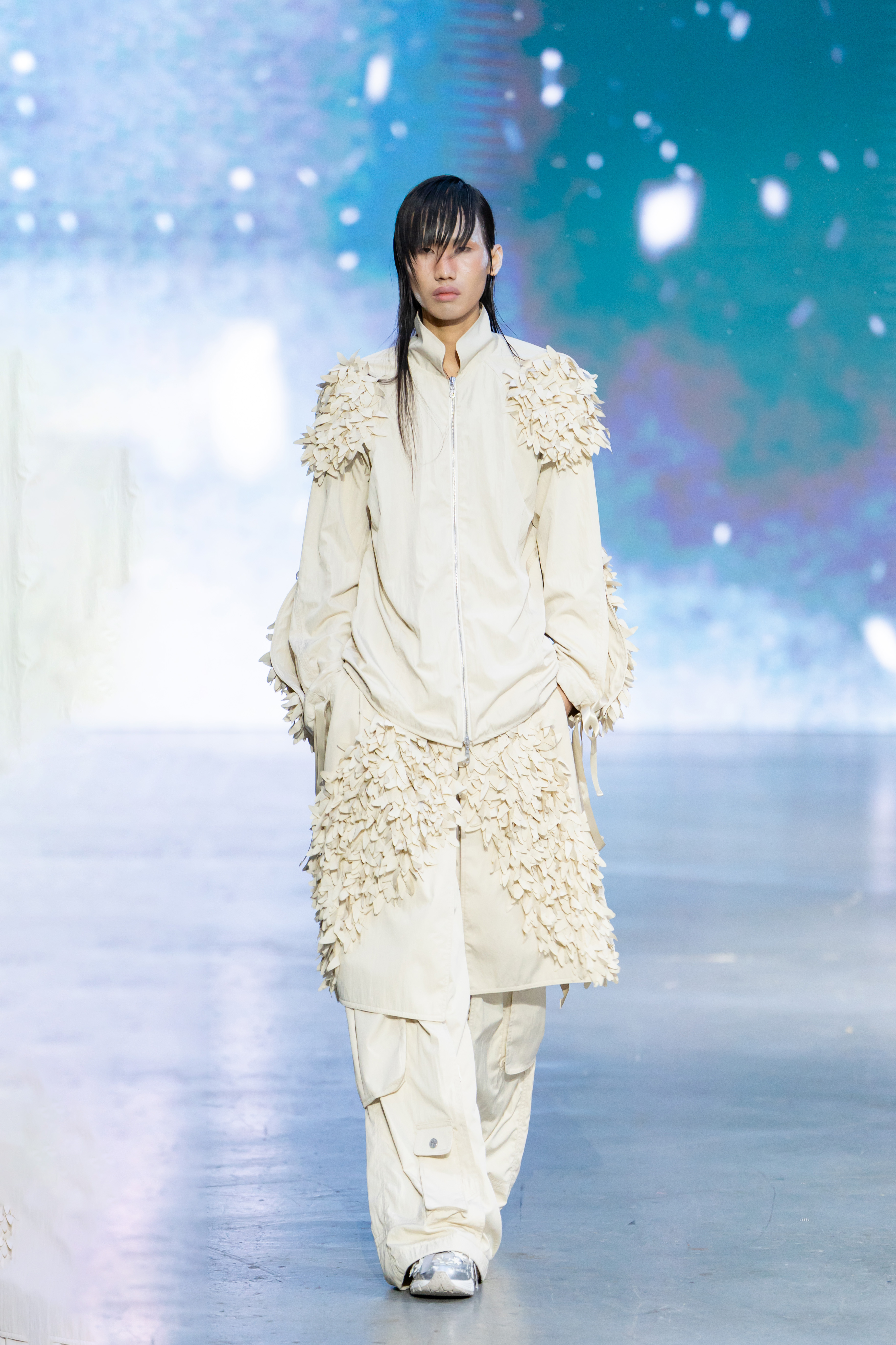 BST “ELENA NGN – XI Collection: Setsuka” – Sự kết hợp giữa hoa đá và thời trang