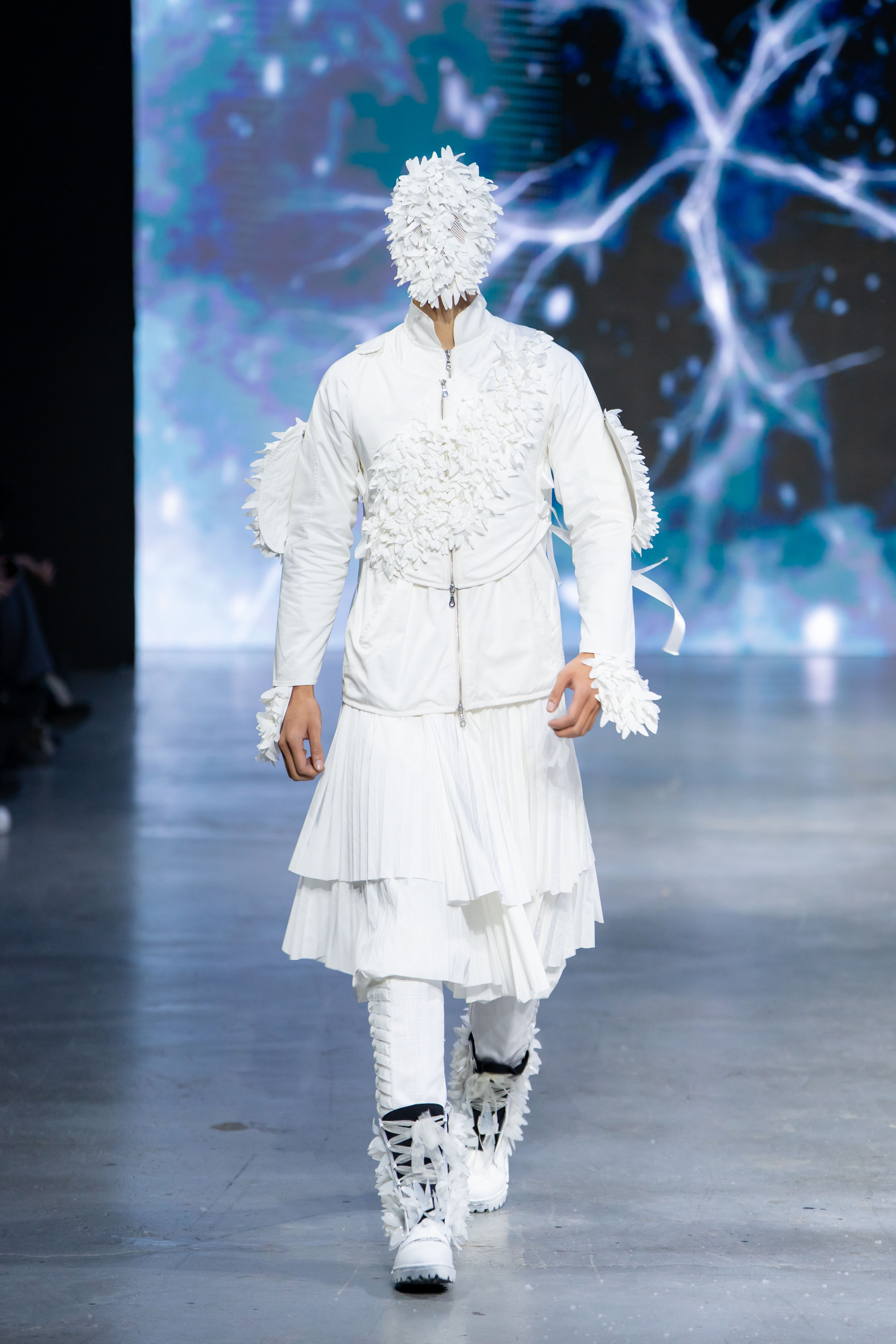 BST “ELENA NGN – XI Collection: Setsuka” – Sự kết hợp giữa hoa đá và thời trang