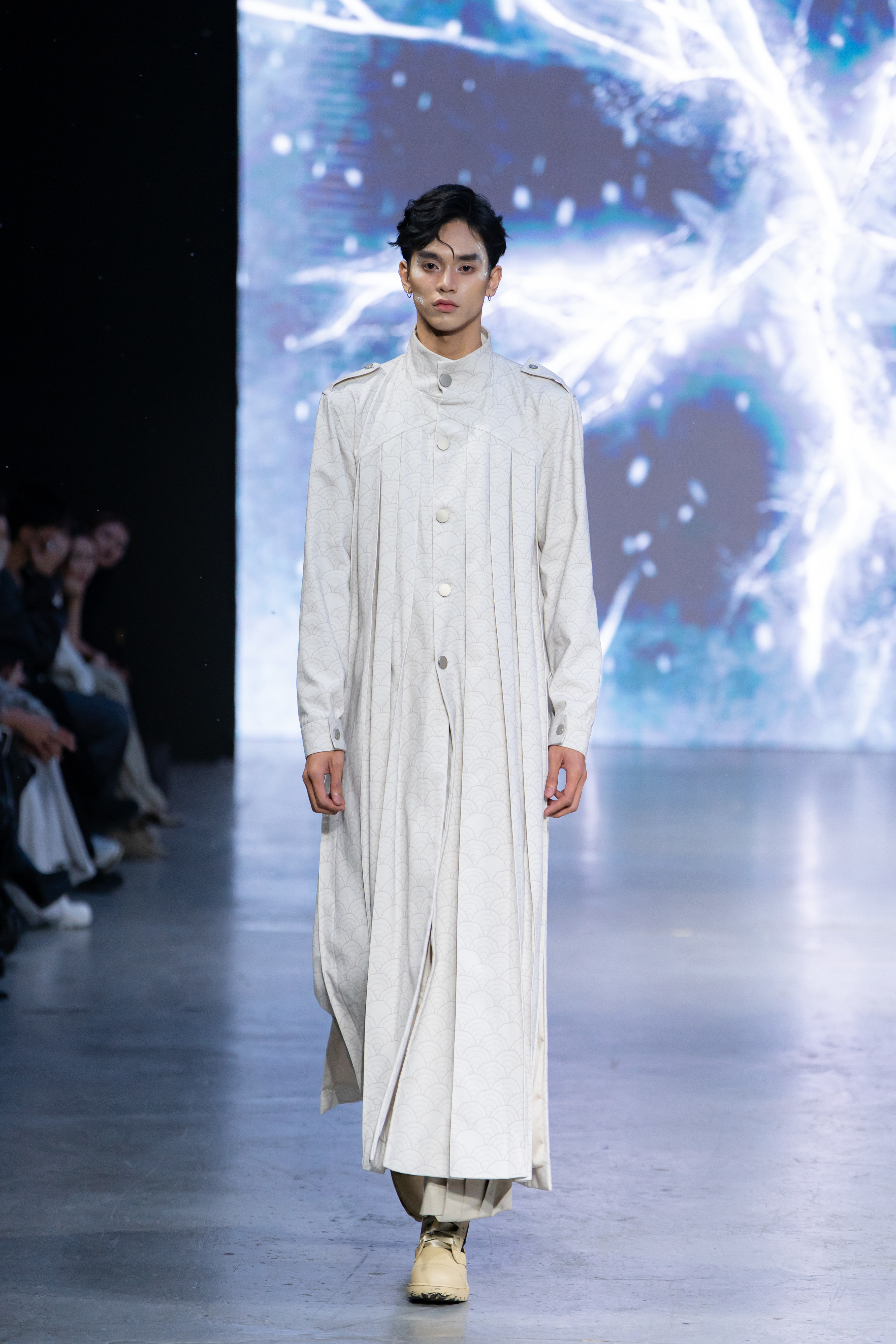 BST “ELENA NGN – XI Collection: Setsuka” – Sự kết hợp giữa hoa đá và thời trang