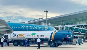 SAF “cất cánh” trên nhiều chuyến bay nội địa: Vietnam Airlines dẫn đầu xu hướng xanh