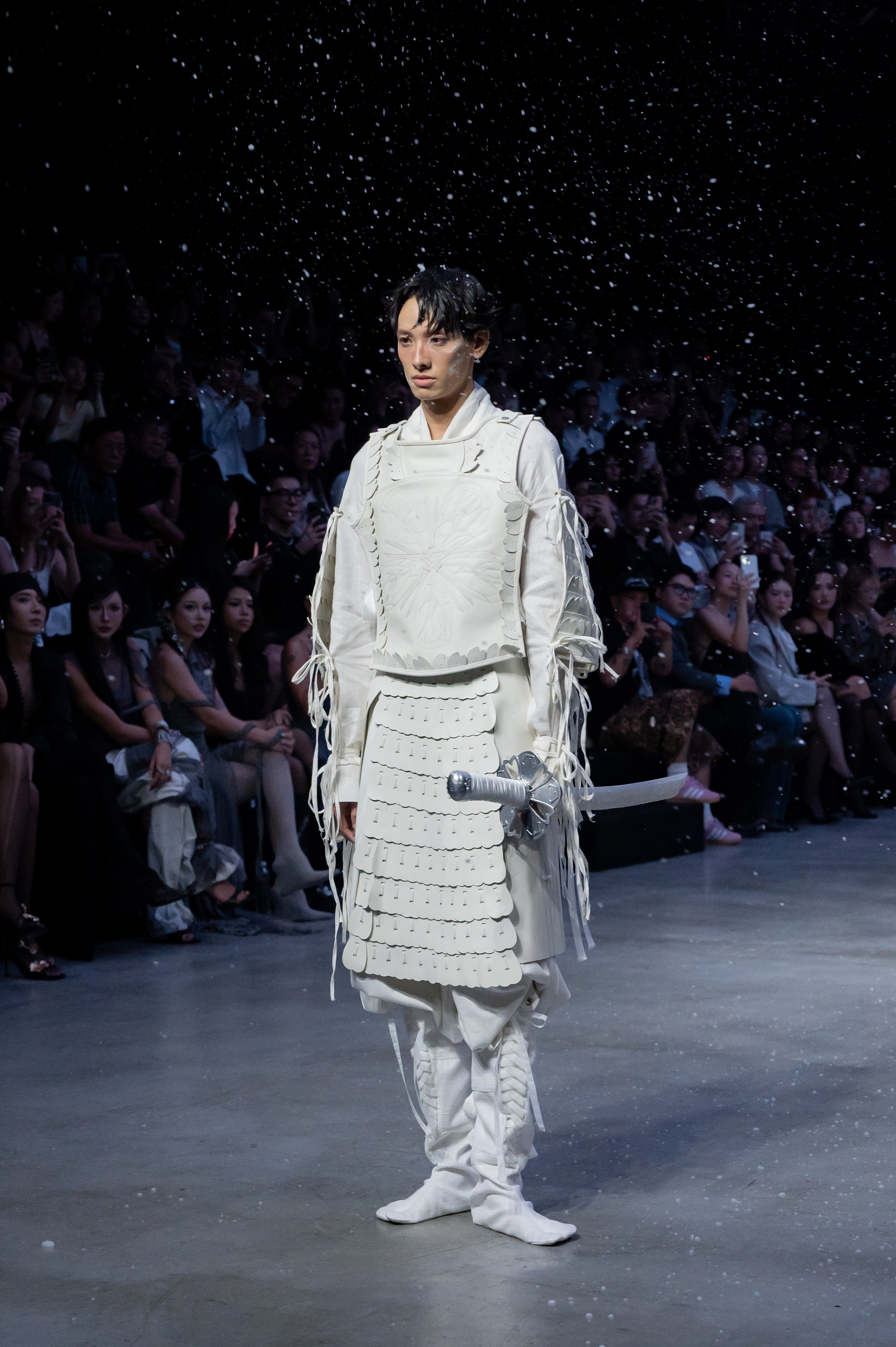 BST “ELENA NGN – XI Collection: Setsuka” – Sự kết hợp giữa hoa đá và thời trang