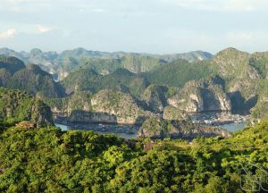 Những địa điểm du lịch Cát Bà mang dấu ấn thiên nhiên và thời gian