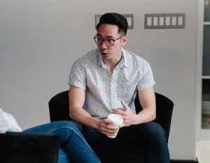 Nghệ thuật trò chuyện sâu (deep talk): Kỹ năng quan trọng trong thế giới số