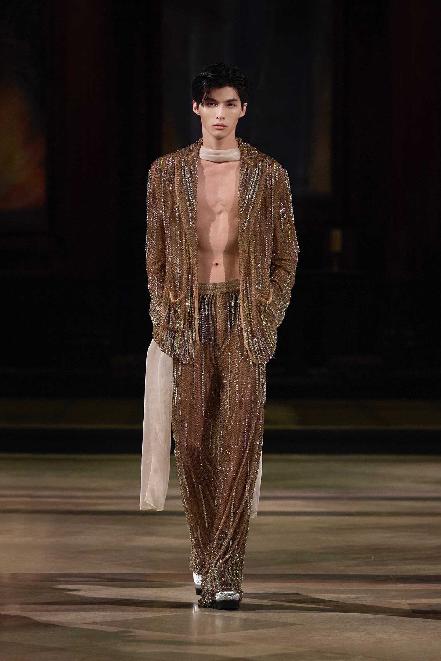 Bộ sưu tập “Xuân, Hạ, Thu, Đông,… và Xuân”của TRAN HUNG