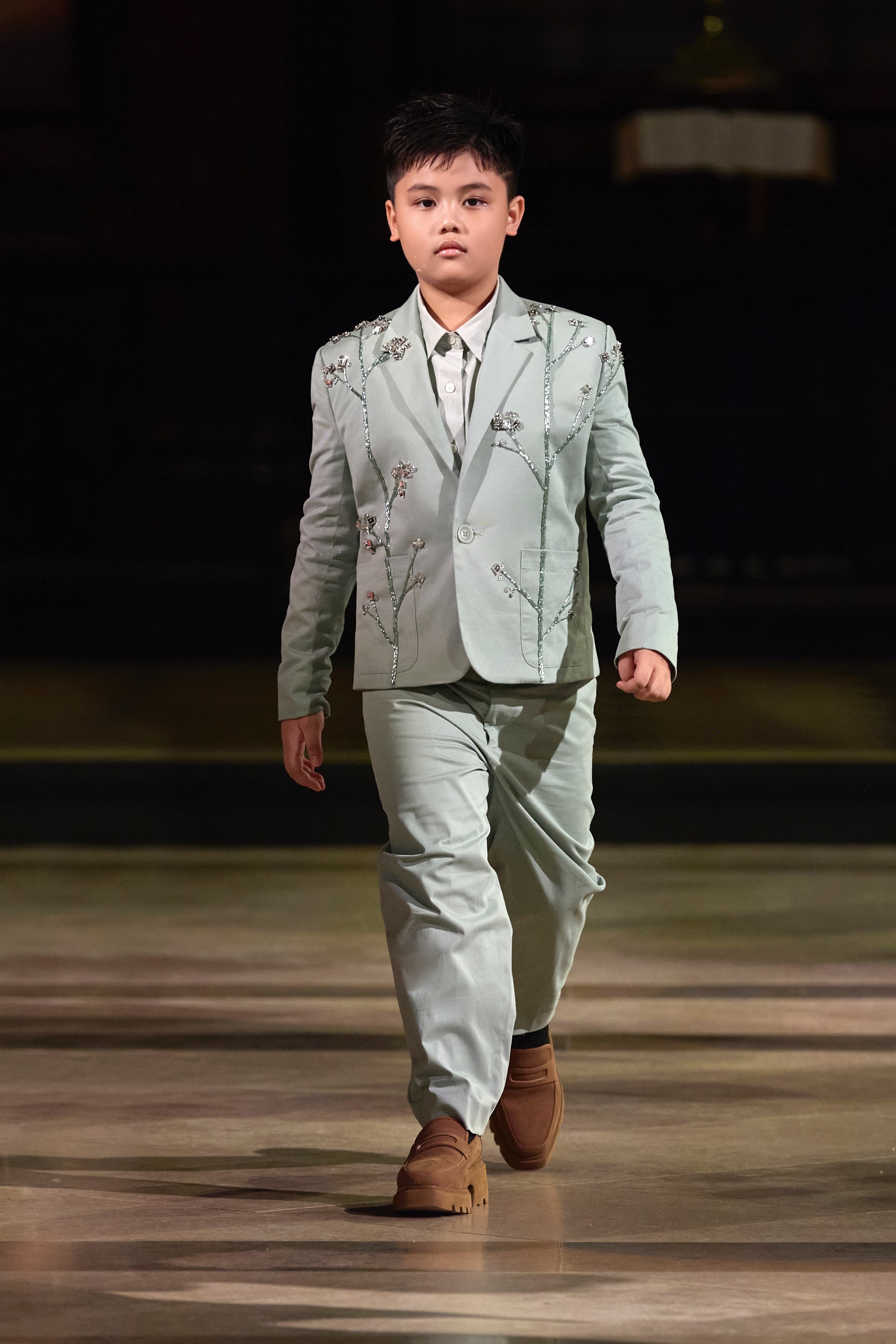 Bộ sưu tập “Xuân, Hạ, Thu, Đông,… và Xuân”của TRAN HUNG