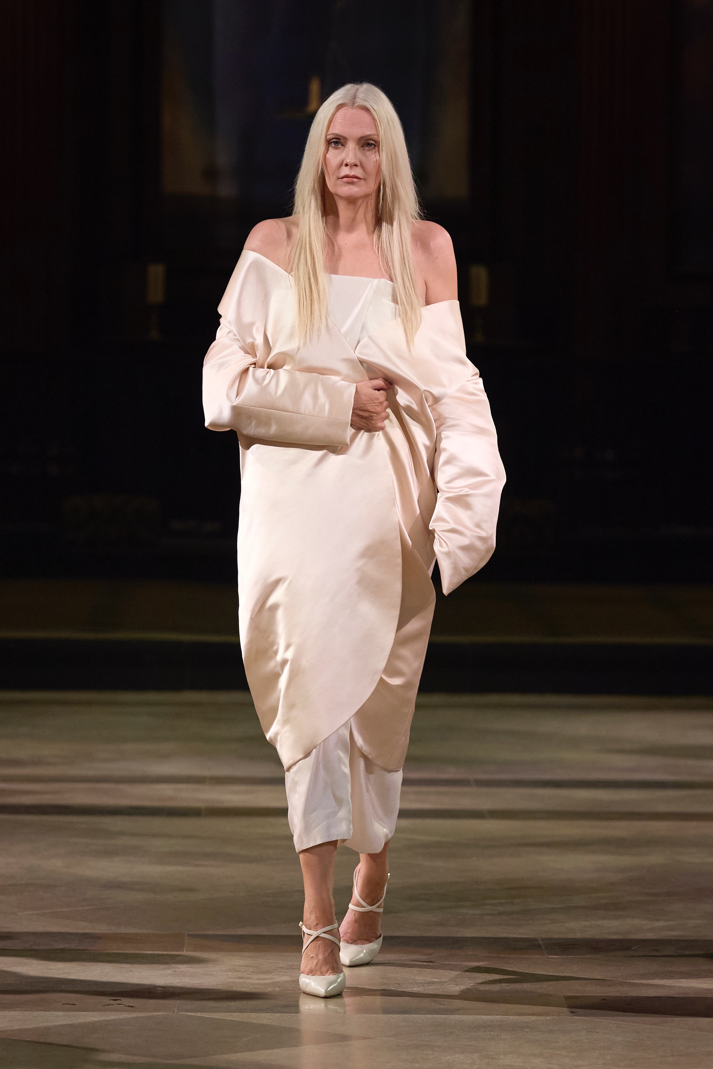 Bộ sưu tập “Xuân, Hạ, Thu, Đông,… và Xuân”của TRAN HUNG