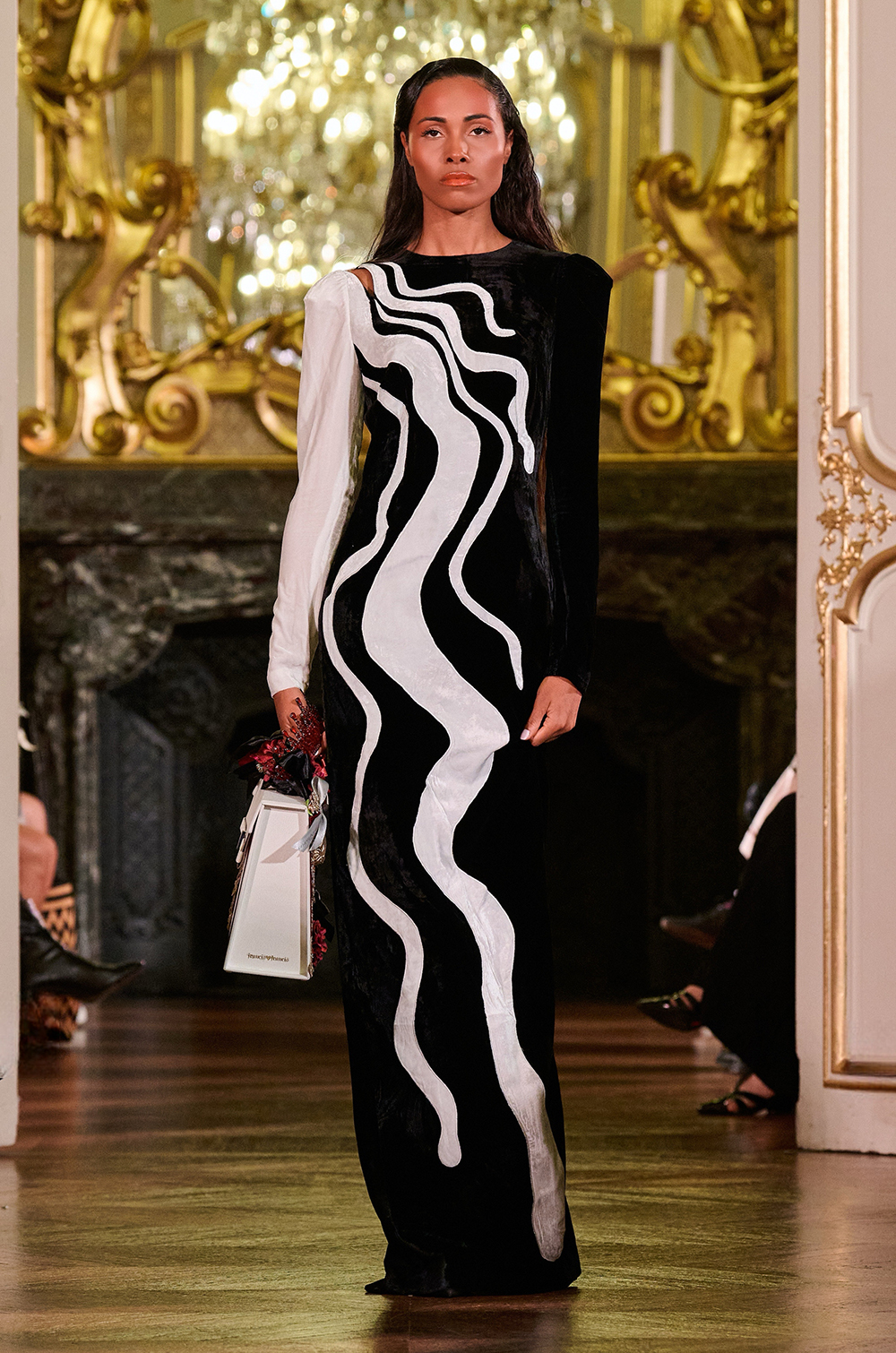 Bộ sưu tập “Stairway to Heaven – Nấc thang lên Thiên đường” của Hà Linh Thư