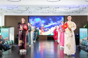 Bộ sưu tập “Hương Sắc Việt”: Khi tinh hoa thủ công hội tụ trong tà áo dài