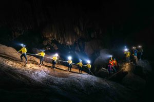 Khám phá Xuyên Sơn Hồ kỳ bí