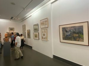 Thưởng lãm các tác phẩm quý hiếm tại triển lãm “100 năm mỹ thuật hiện đại Việt Nam”