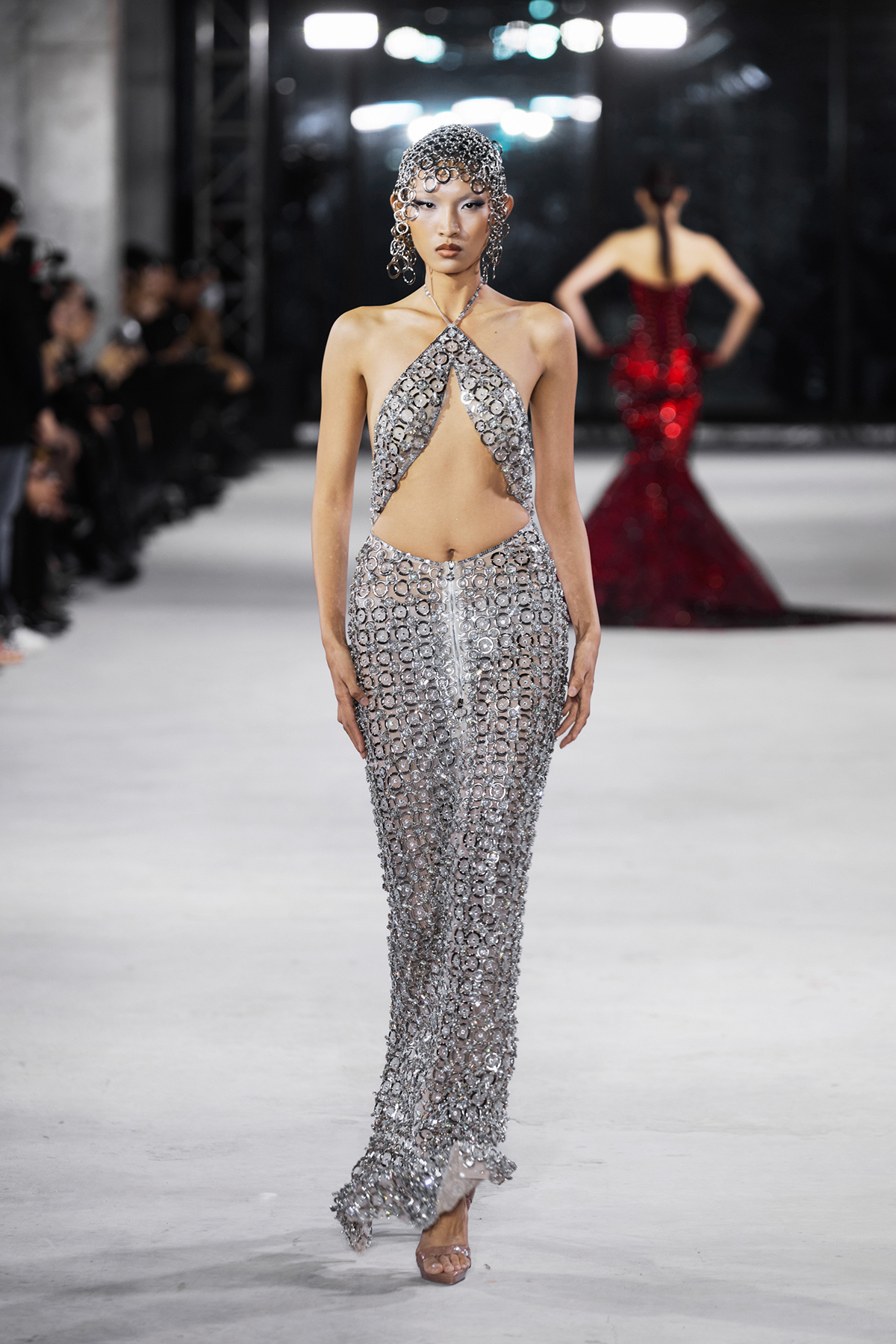 NTK Đỗ Long trình làng bộ sưu tập “Emerge” lấy cảm hứng từ sự tái sinh